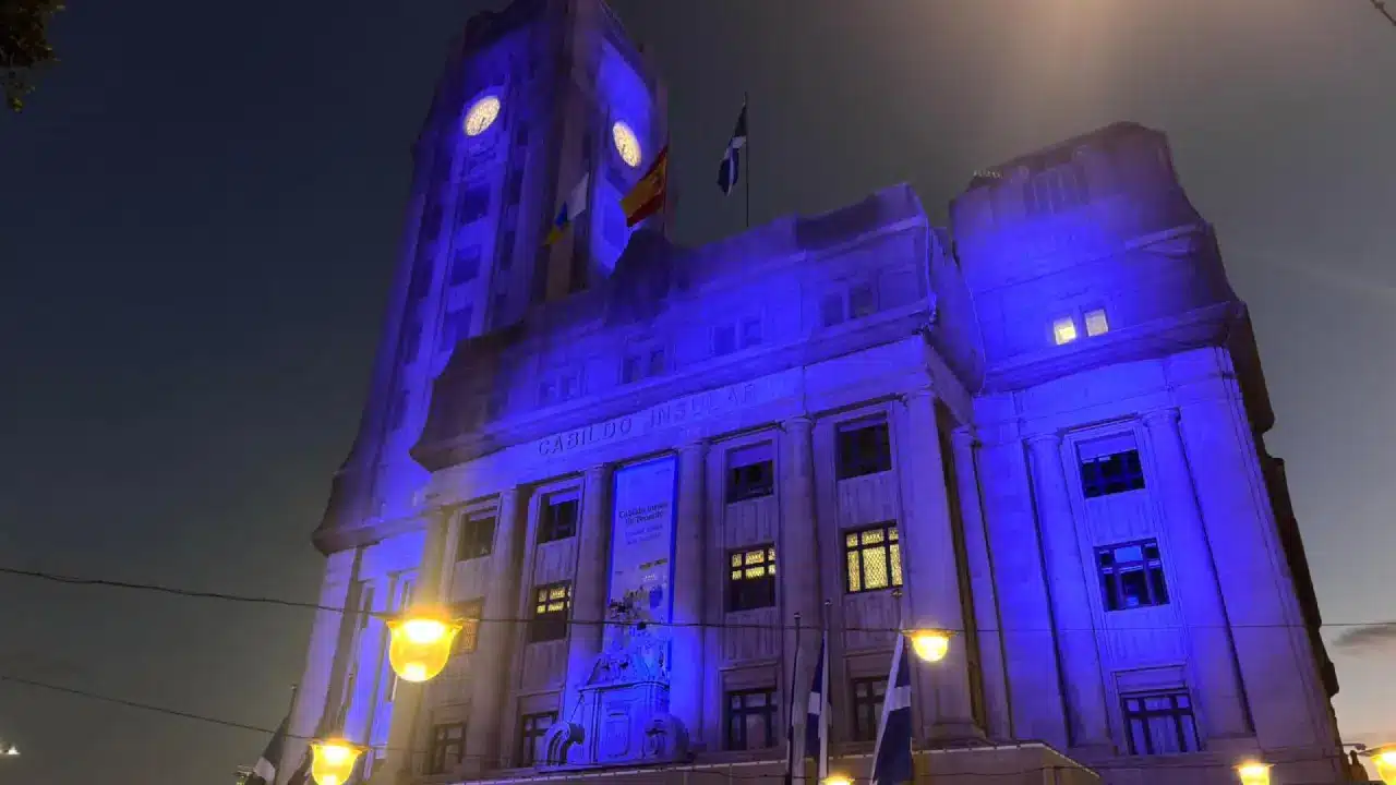 fachada-azul-2025-cabildo-tenerife