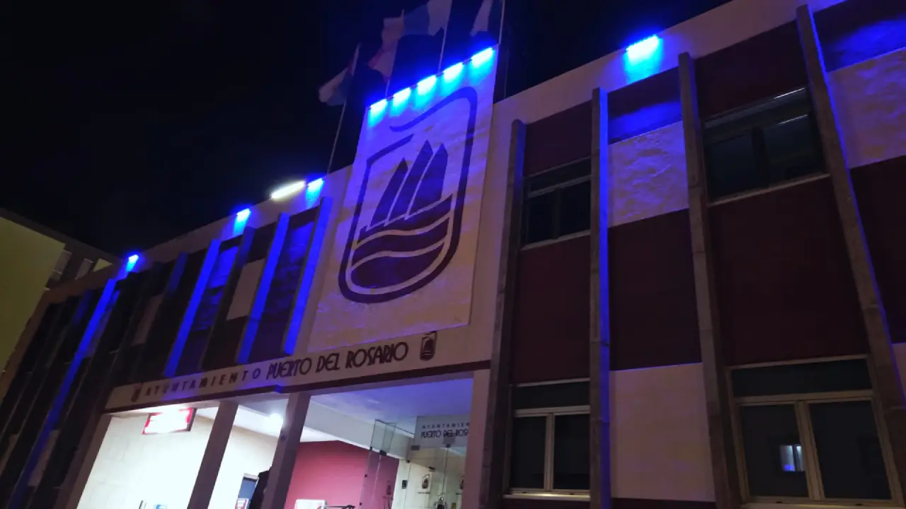 fachada-azul-puerto-rosario