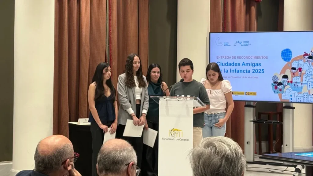 ciudad-amiga.infancia-renovacion-parlamento-canarias